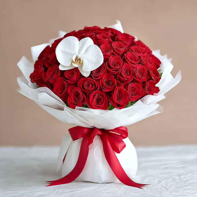 Where can I purchase custom flowers for Thanksgiving in Plymouth?